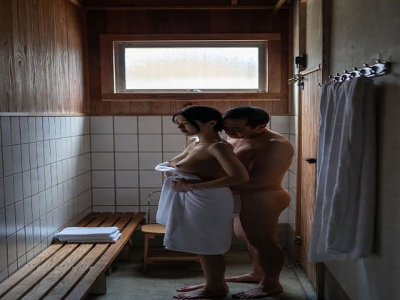 混浴温泉の人妻 分岐 脱衣所編｜d_719005